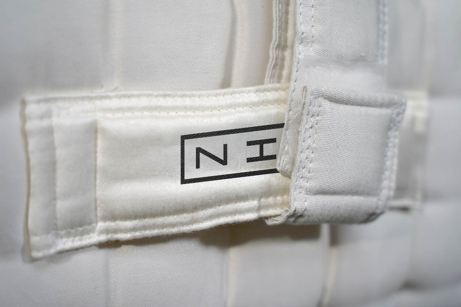 NIX HIPNOS Principal nix 5 copia Colchón gama alta premium NIX Hipnos detalle asa